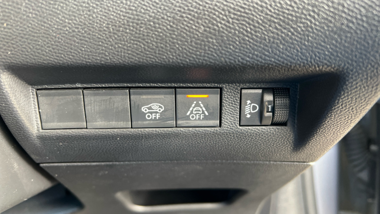 Peugeot 208 100kW Allure Premium 50kWh 5dr Auto Electric Hatchback